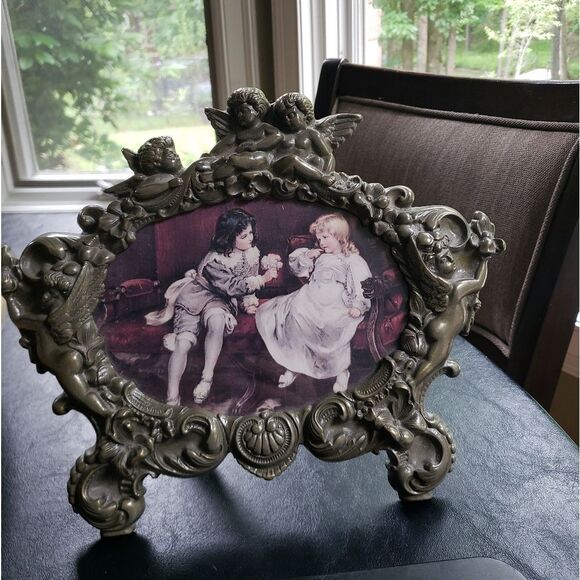 Ornate Oval Cherub Picture Frame - Picture 1 of 5